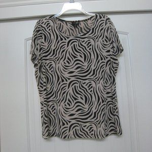 NWT  East 5th Short Sleeve Knit Top